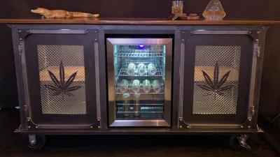 Exquisite Kustomz - Custom Cabinet